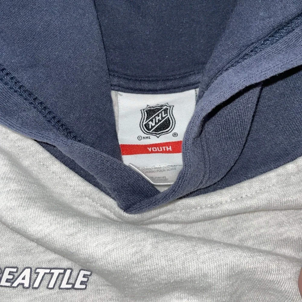 NHL Seattle Kraken Youth Sweatshirt Gray Hoodie Boys Large 14-16 Hockey